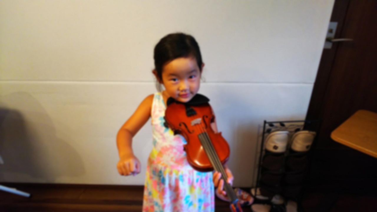 01_ヴァイオリン持ち方NG